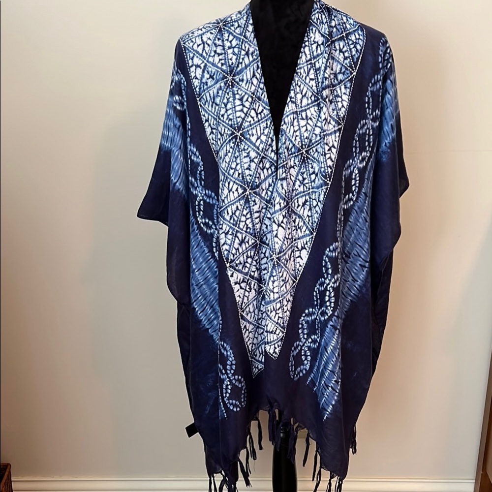 Kimono Shawl Blue and White Patterned OS